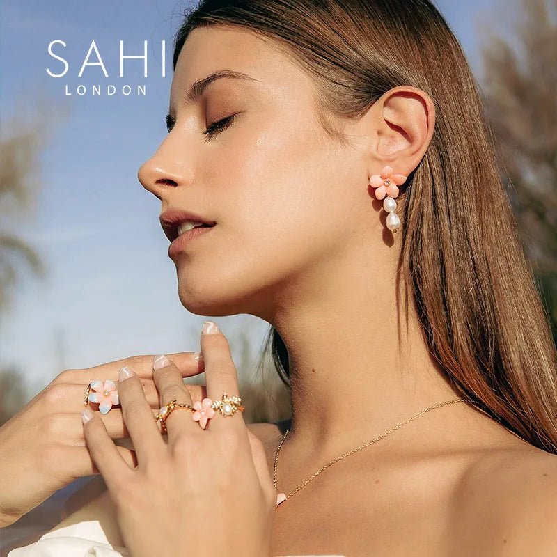 Pearl Bee & Lily Peach Ename Flower Ring - SAHI London | Handcrafted Jewellery Handbags & T-shirt Fashion