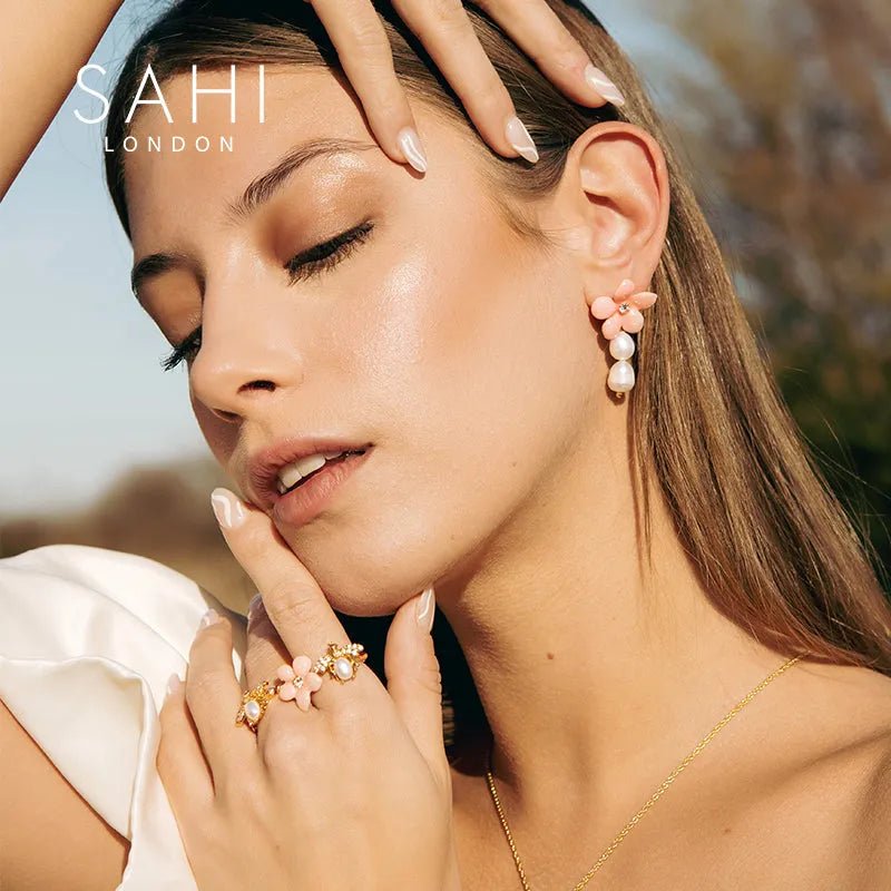 Pearl Bee & Lily Peach Ename Flower Ring - SAHI London | Handcrafted Jewellery Handbags & T-shirt Fashion