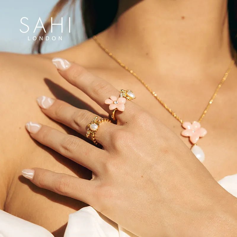 Pearl Bee & Lily Peach Ename Flower Ring - SAHI London | Handcrafted Jewellery Handbags & T-shirt Fashion