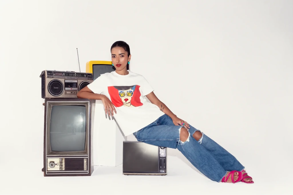 Pop Art WOW Unisex T-Shirt - SAHI London | Handcrafted Jewellery Handbags & T-shirt Fashion