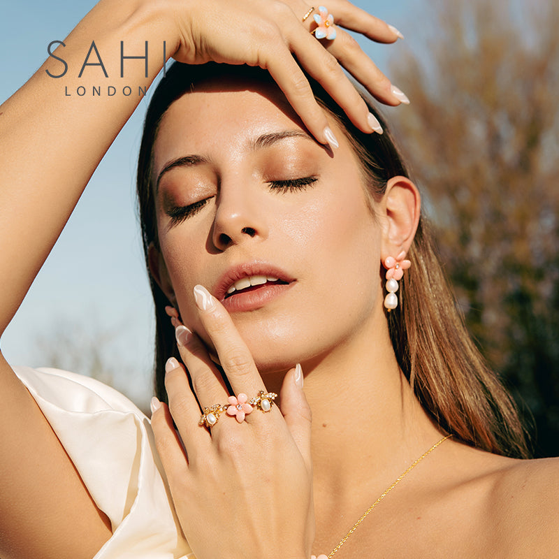 Sahi Pearl Bee & Flower Ring